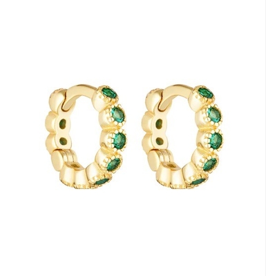 18K goud geplatte baby smaragd CZ Huggie oorbellen voor meisjes alledaagse sieraden