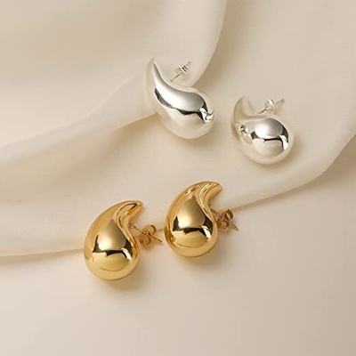 Gepersonaliseerd Logo 18K Goud Geplatte Teardrop Hollow Stud oorbel voor meisjes Juwelenfeest