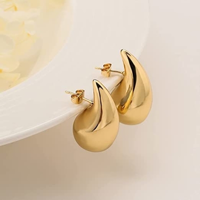 Gepersonaliseerd Logo 18K Goud Geplatte Teardrop Hollow Stud oorbel voor meisjes Juwelenfeest