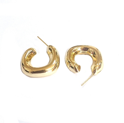 Op maat gemaakte 18K gouden koperen hoop oorbellen ODM dames gouden hoop oorbellen