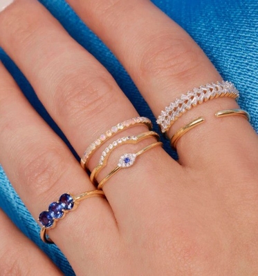 Classic Style Mini Pave Ring met Diamanten Oog en Blauwe Saffira in 925 Sterling Zilver