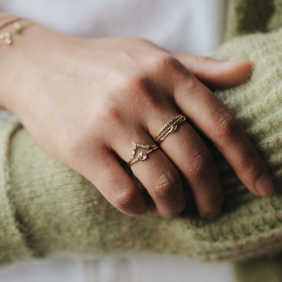 V-vormige stapelringen met rond en markise wit CZ in 925 sterling zilver