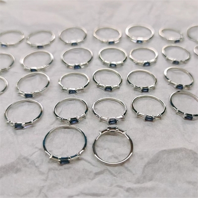 Fijne sieraden Drie stenen diamanten ringen op maat voor vrouwen in 14K 18K verguld