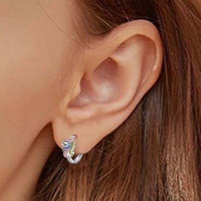 Rhodium bekleed eenhoorn kleurrijke glazuur Huggies oorbellen voor tieners Mode sieraden