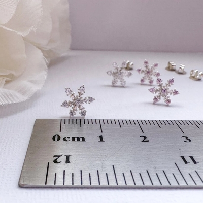 925 Sterling Zilver Rhodium Vergulde CZ Sneeuwvlok Oorstekers 2g