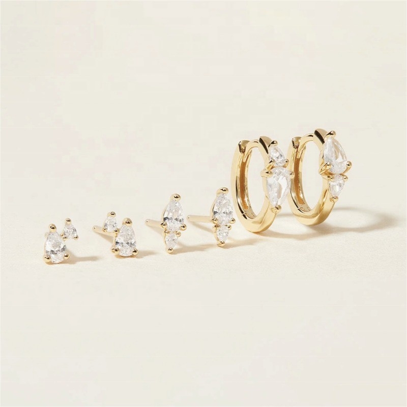 Modieus 18K Goudgeplatte Witte Kubische Zircon 925 Sterling Zilver Stud &amp; Huggies Set Oornappen