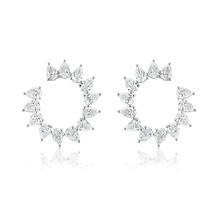Unieke tranen gesneden CZ stud oorbellen in Rhodium geplatte halve cirkelvorm voor vrouwen