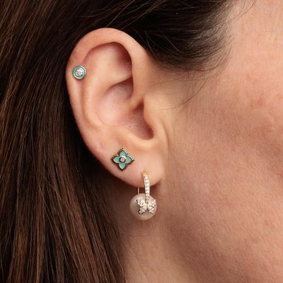 18K verguld Turquoise Emaille Mini Stud Bloemen Oornappen in 925 Sterling Zilver