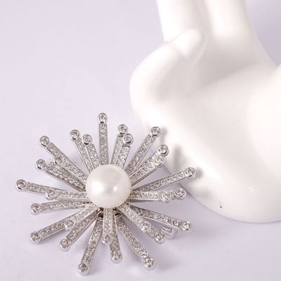 Sneeuwbloem Wit Parel en Wit CZ Handgemaakte mode broches voor vrouwen