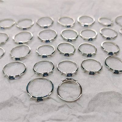 Fijne sieraden Drie stenen diamanten ringen op maat voor vrouwen in 14K 18K verguld