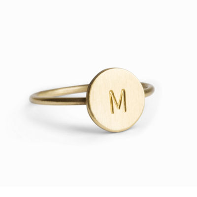 ECO Friendly 2019 Design Eenvoudige vrouwen Messing Zilveren Ring Sieraden Met Engraved Initial