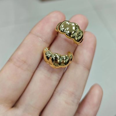 18K Gold Rhodium Plated Crescent Stud Ohrringe    Elegant Dome Hoop Ohrringe voor Vrouwen, Perfect voor alledaagse & Party