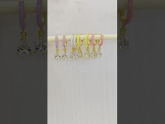 Peer Cut White Cubic Zirconia & Pink Enamel Dangle Hoop oorbellen